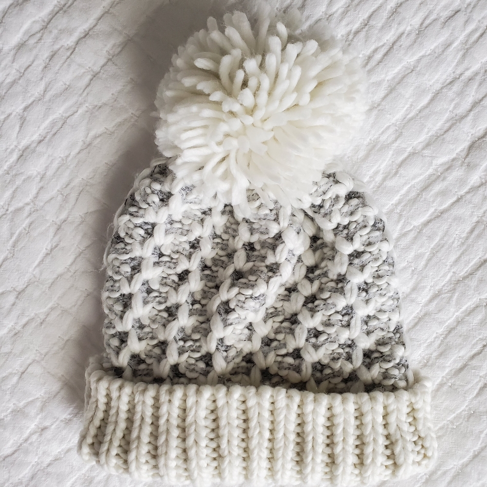 Women's Steve Madden Knit pom beanie